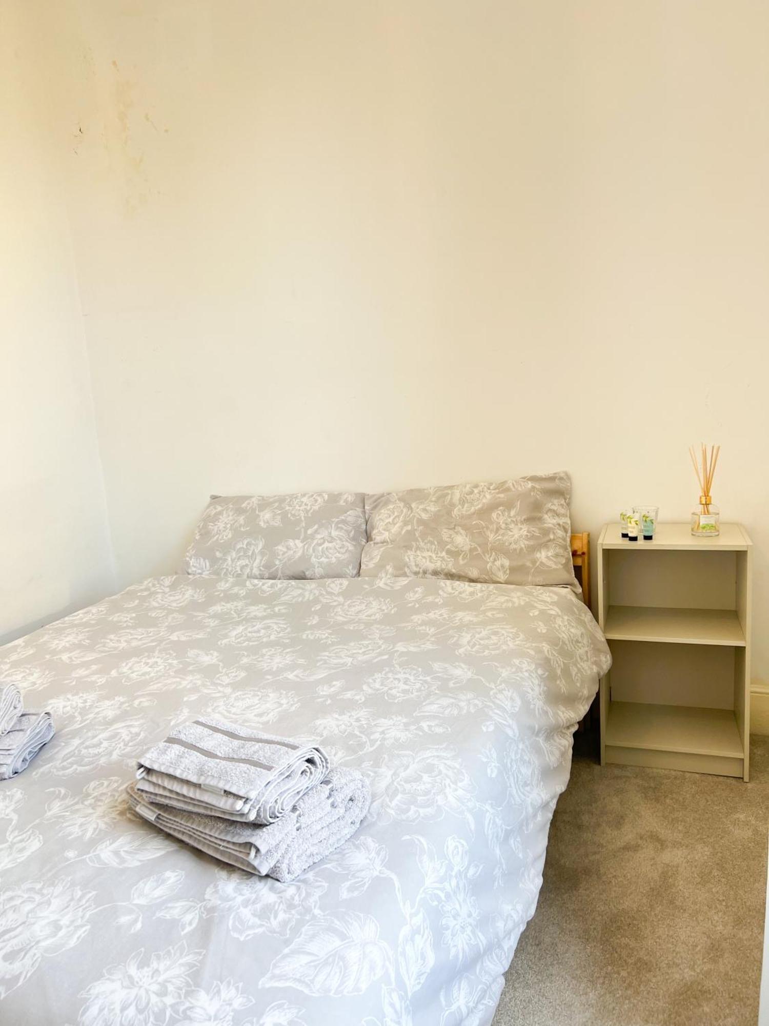 Welcome 2 Bedrooms Flat In Wimbledon Londra Dış mekan fotoğraf